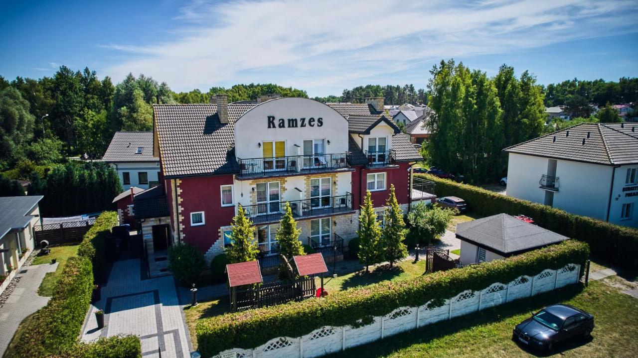 Ramzes Bed & Breakfast Ustka Exterior photo